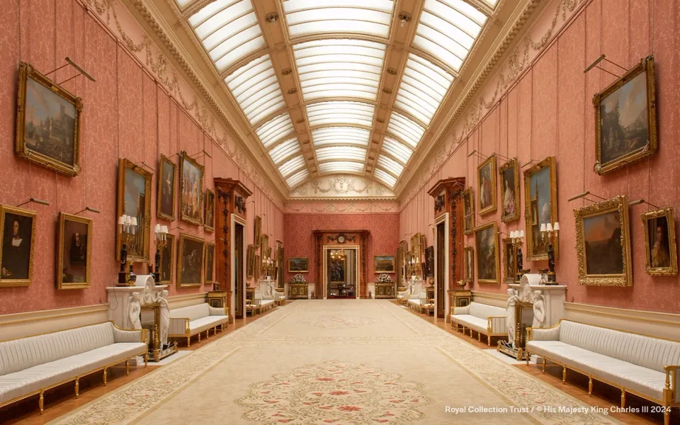 Peintures le long de la galerie de peintures du palais