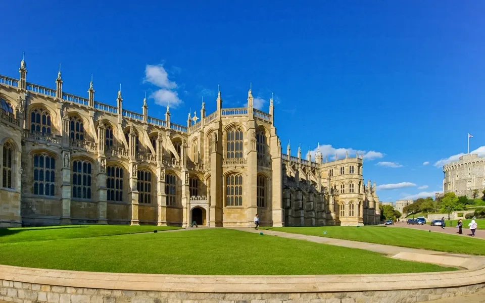 Die Außenansicht der St George’s Chapel in Windsor